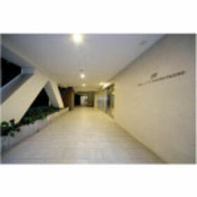 13/13 エントランス