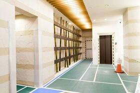 16/16 エントランス