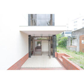 17/26 エントランス