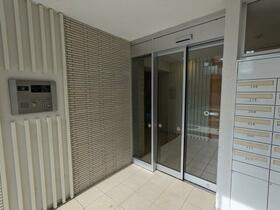 16/16 エントランス