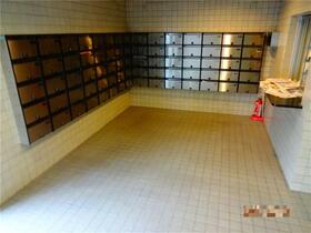 20/23 エントランス