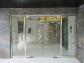 16/16 エントランス