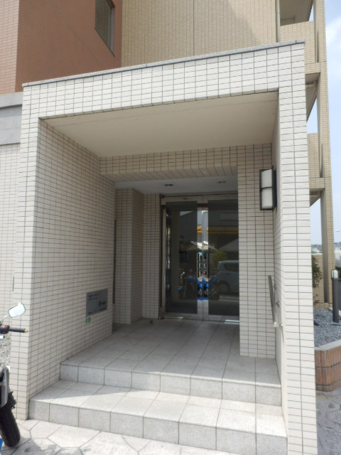 21/28 エントランス