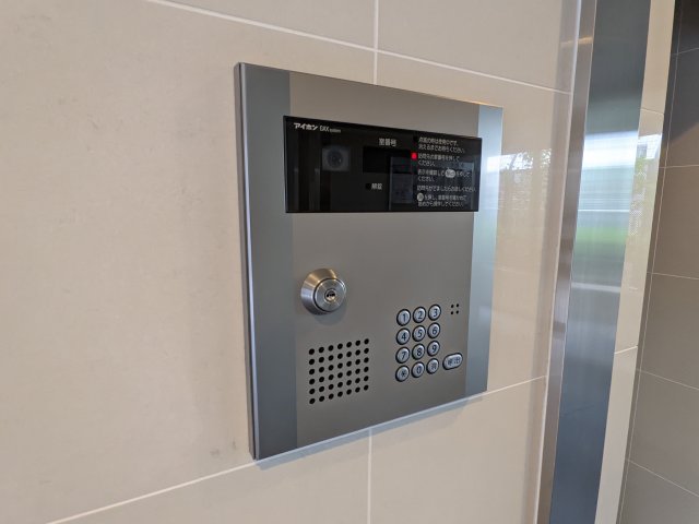 17/17 エントランス