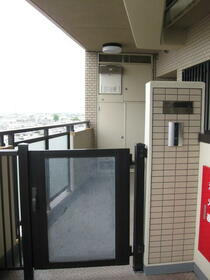 2/2 エントランス