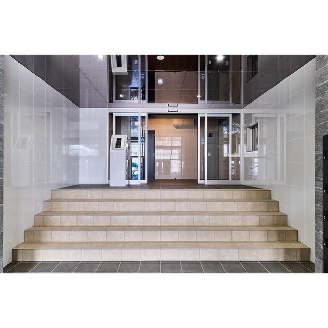 17/17 エントランス