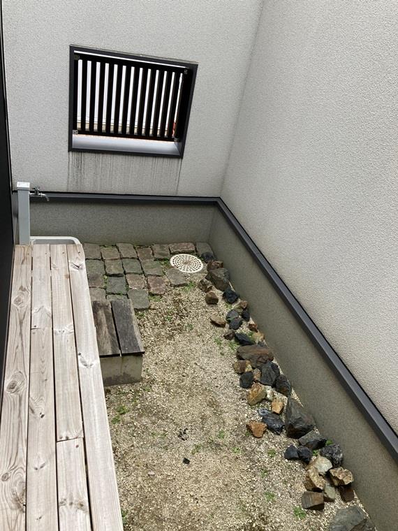 13/18 バルコニー