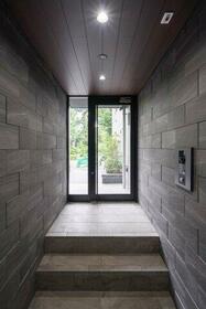 13/14 エントランス