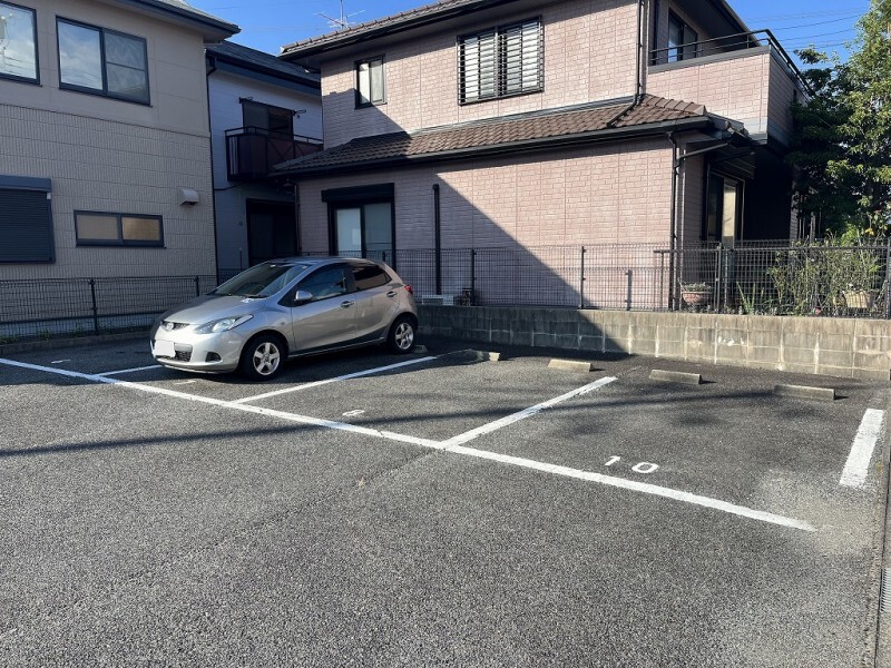 2/2 駐車場