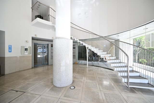 22/24 エントランス