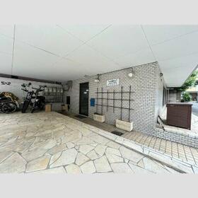 16/16 エントランス