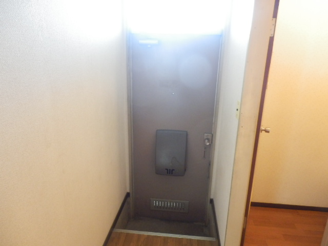 22/28 エントランス