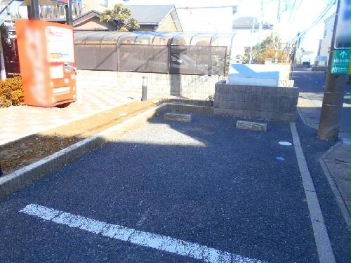 14/19 駐車場