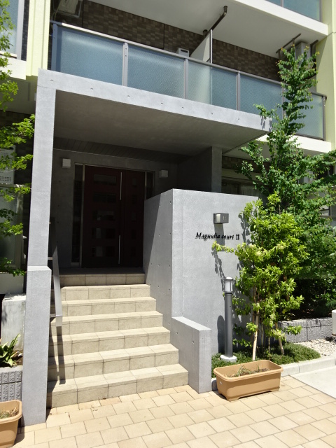 22/30 エントランス