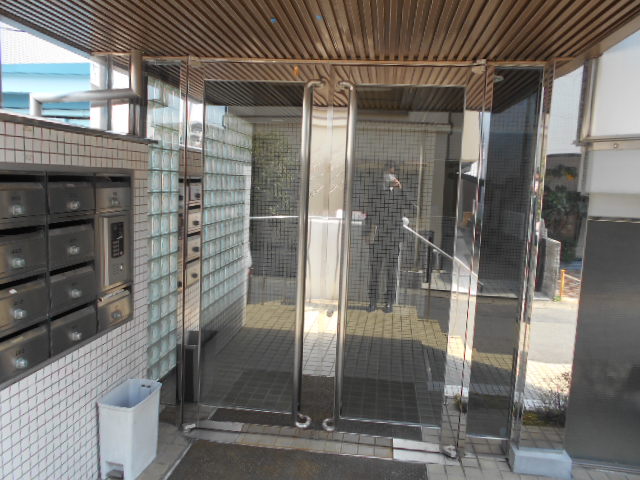 22/30 エントランス