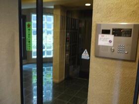 2/2 エントランス