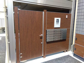 2/2 エントランス