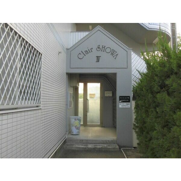 13/16 エントランス