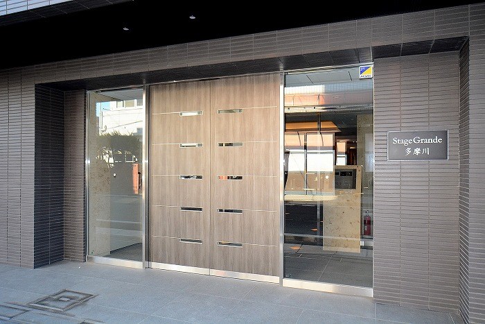 16/26 エントランス