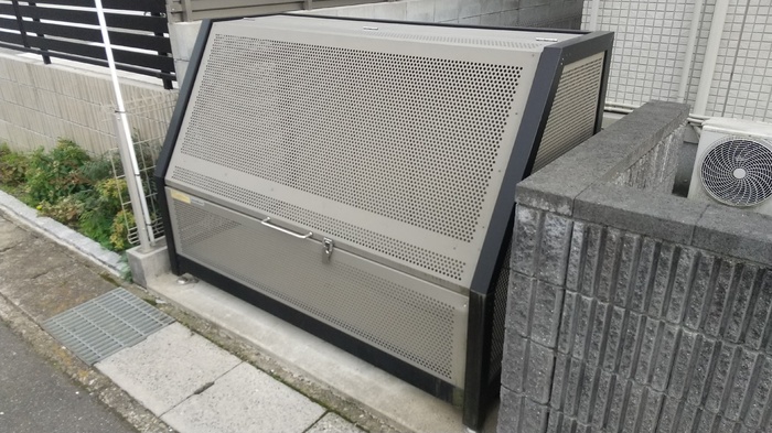 16/19 エントランス