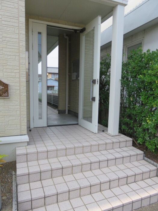 19/23 エントランス