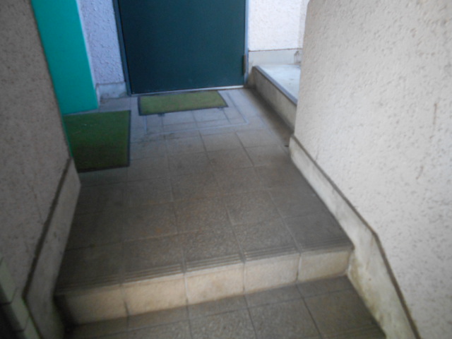 22/30 エントランス