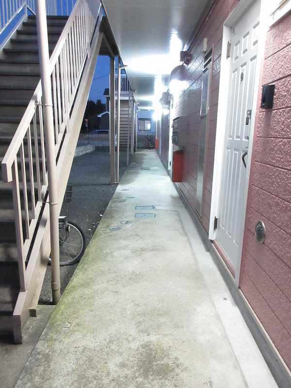 16/23 エントランス