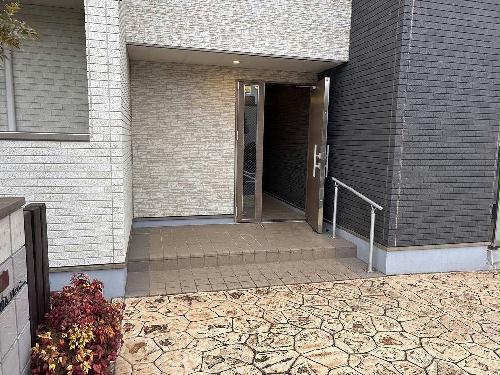 2/2 エントランス