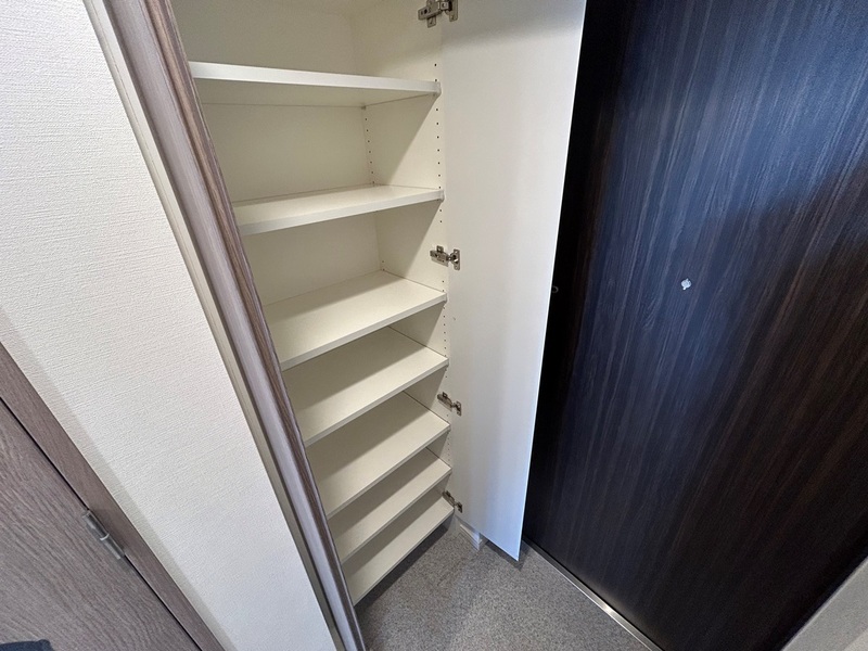 16/17 エントランス