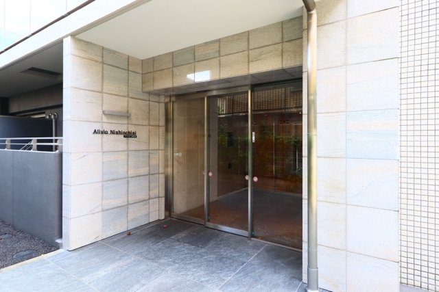 26/30 エントランス