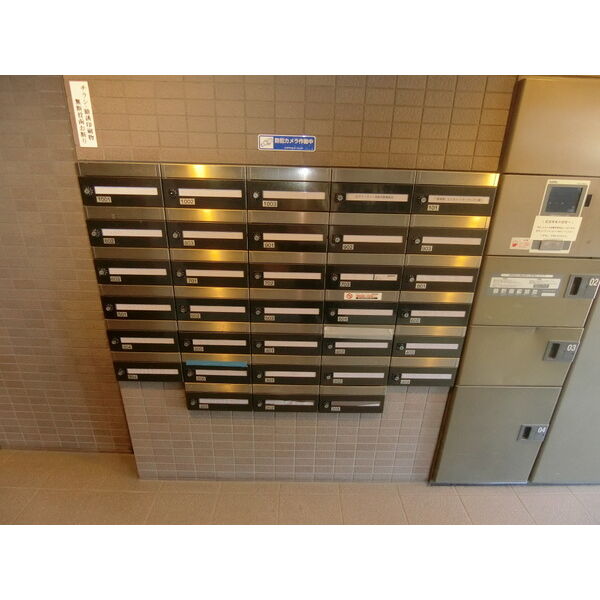 13/14 エントランス