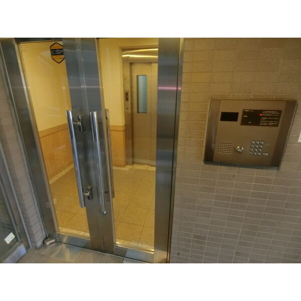 14/14 エントランス