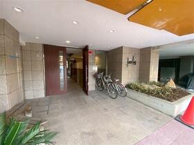 15/16 エントランス