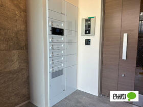 16/16 エントランス