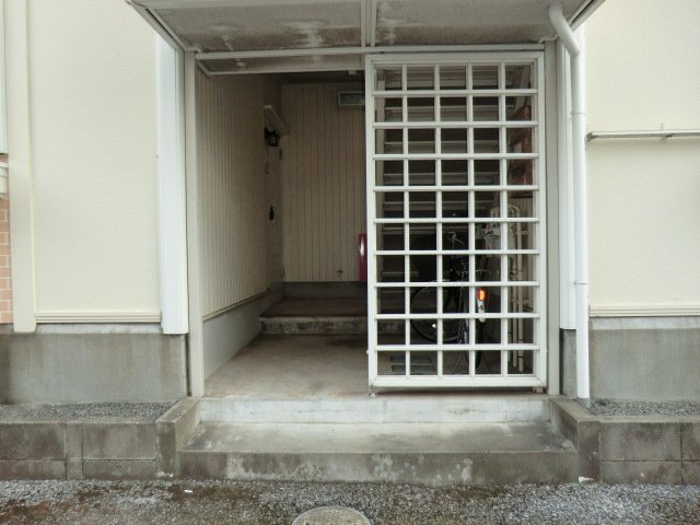 13/22 エントランス