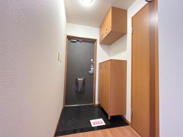 13/27 玄関