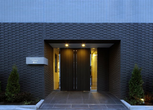 21/22 エントランス