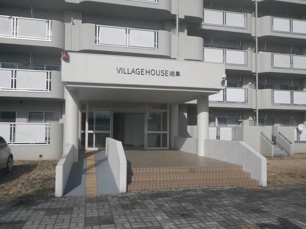 15/22 エントランス