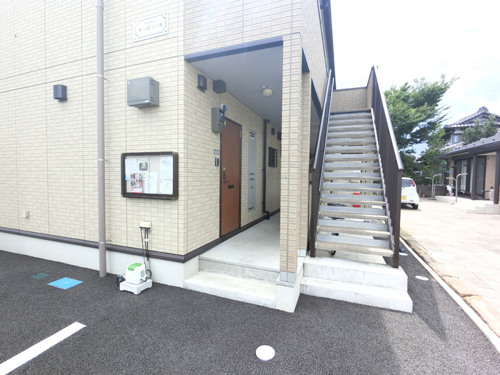 17/23 エントランス