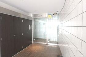 16/16 エントランス