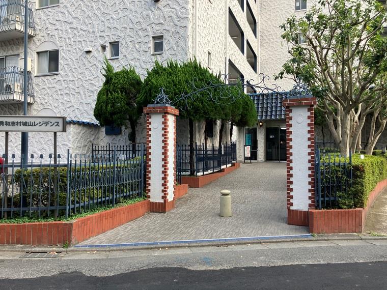 2/2 エントランス