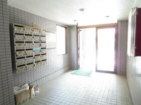 16/16 エントランス