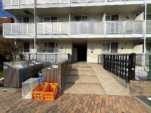 2/3 エントランス