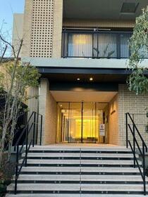 17/17 エントランス