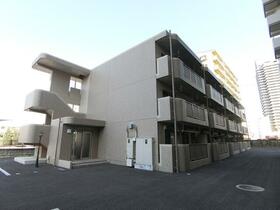 16/16 エントランス