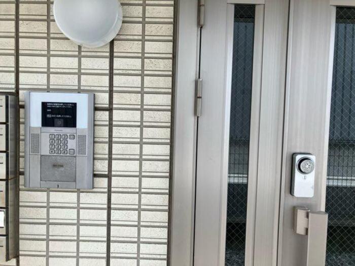 18/19 エントランス