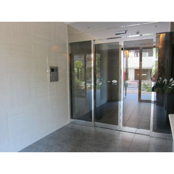 5/5 エントランス