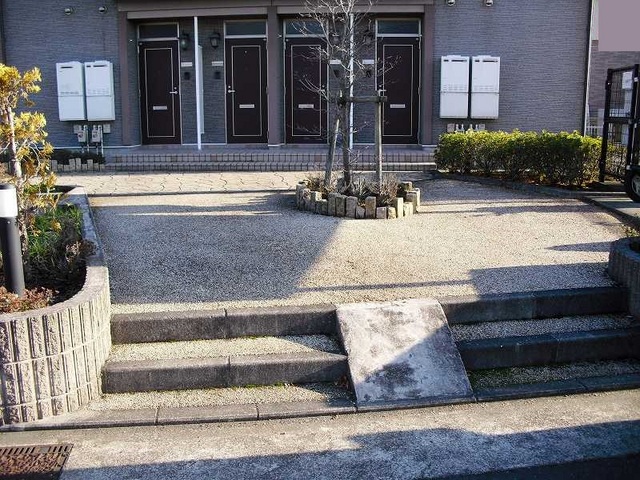 21/28 エントランス