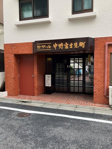 3/3 エントランス