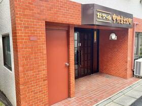 16/16 エントランス